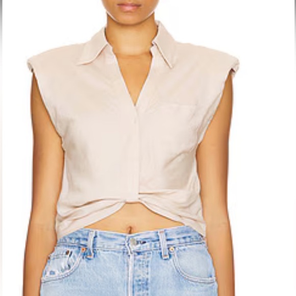 ASTR Kathlynn Top in Natural - Picture 1 of 3